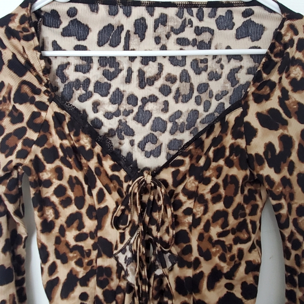 Cider Ruffled Leopard Top - Picture 5 of 7